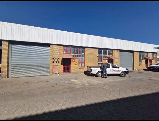173M² WAREHOUSE TO LET IN JET PARK